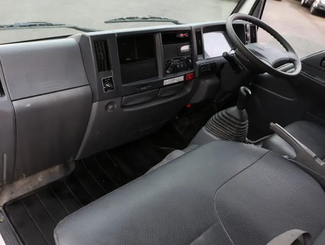 いすゞ エルフ TPG-NJR85A(2WD)の写真40