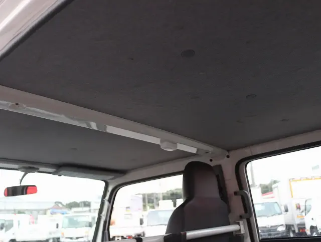 いすゞ エルフ TPG-NJR85A(2WD)の写真42