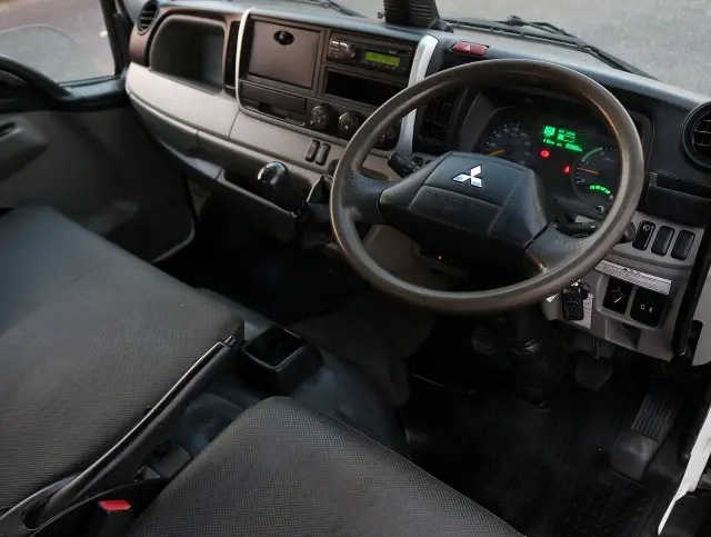 三菱 キャンター 2PG-FBA30(2WD)の写真33