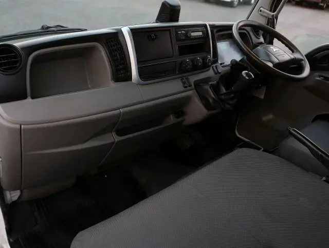 三菱 キャンター 2PG-FBA30(2WD)の写真42