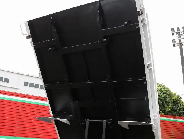 三菱 キャンター 2PG-FBA30(2WD)の写真26