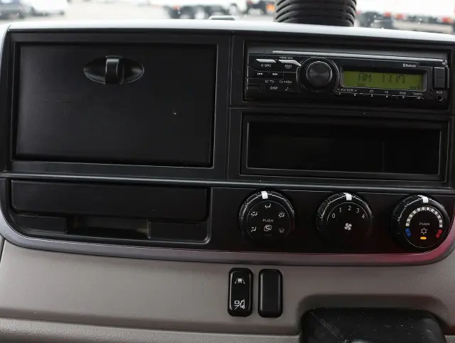 三菱 キャンター 2PG-FBA30(2WD)の写真41