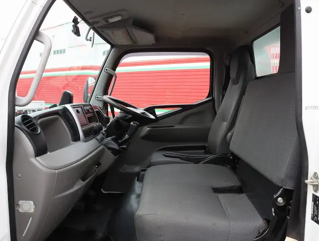 三菱 キャンター 2PG-FBA30(2WD)の写真45