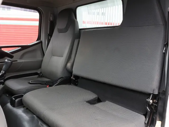 三菱 キャンター 2PG-FBA30(2WD)の写真46