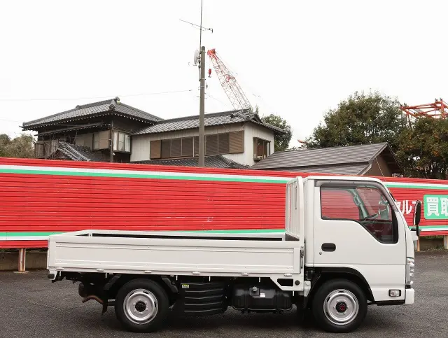 いすゞ エルフ TRG-NHS85A(4WD)の写真4