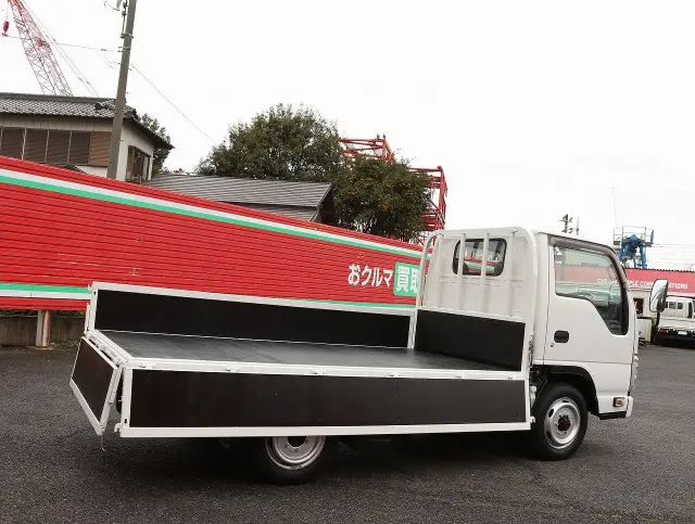 いすゞ エルフ TRG-NHS85A(4WD)の写真13