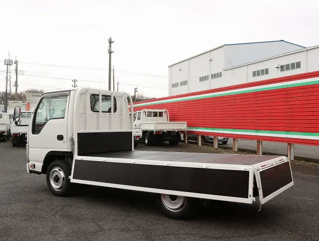 いすゞ エルフ TRG-NHS85A(4WD)の写真18