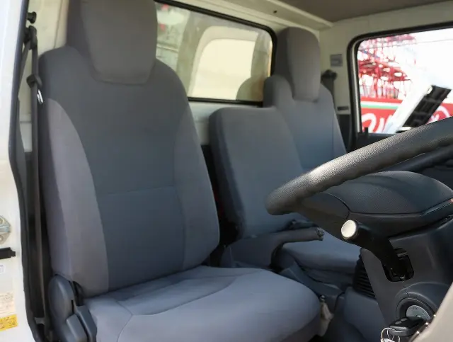 いすゞ エルフ TRG-NHS85A(4WD)の写真33