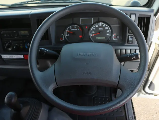 いすゞ エルフ TRG-NHS85A(4WD)の写真34