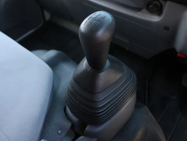 いすゞ エルフ TRG-NHS85A(4WD)の写真37