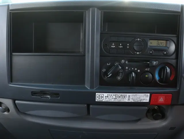 いすゞ エルフ TRG-NHS85A(4WD)の写真38