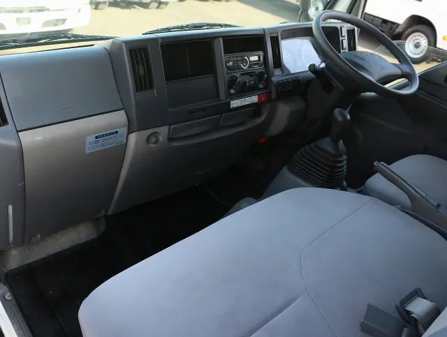 いすゞ エルフ TRG-NHS85A(4WD)の写真40