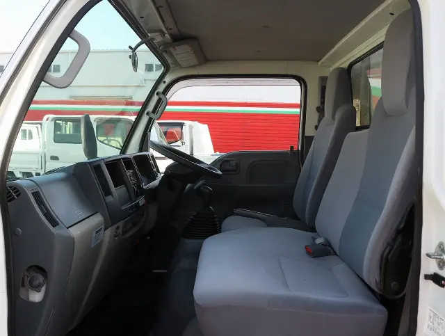 いすゞ エルフ TRG-NHS85A(4WD)の写真41