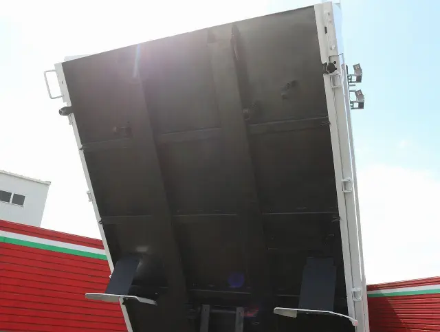 三菱 キャンター TPG-FBA30(2WD)の写真26