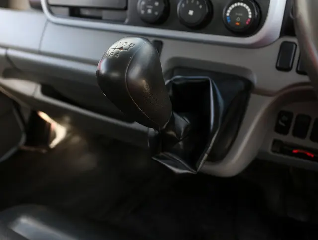 三菱 キャンター TPG-FBA30(2WD)の写真38