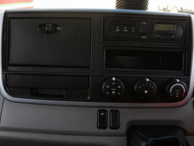 三菱 キャンター TPG-FBA30(2WD)の写真39