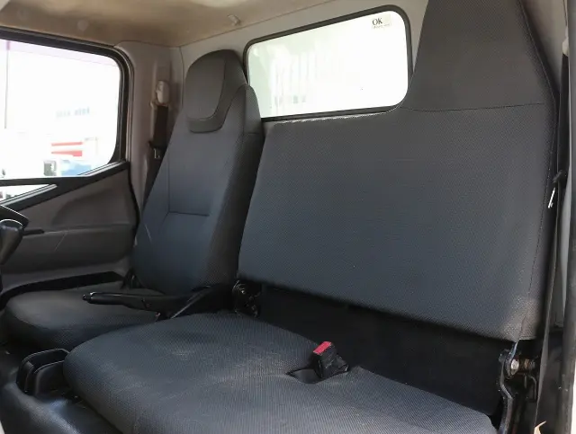 三菱 キャンター TPG-FBA30(2WD)の写真47