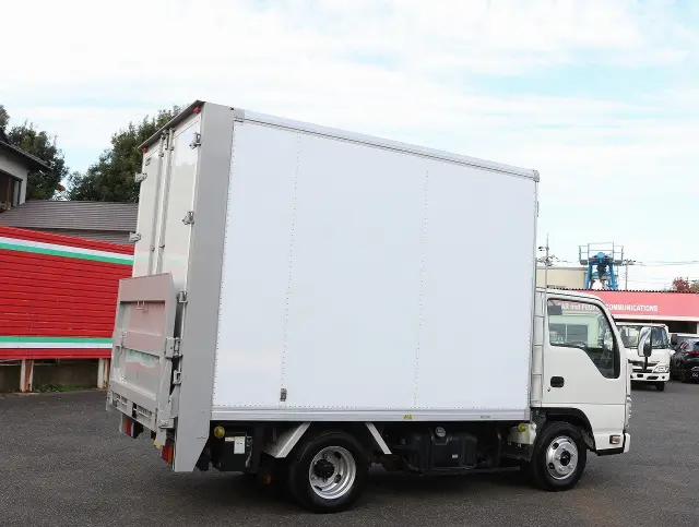 いすゞ エルフ TRG-NJR85AN(2WD)の写真5