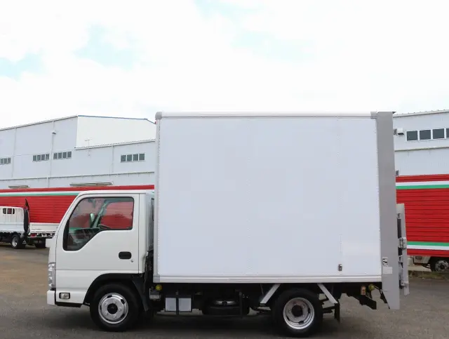 いすゞ エルフ TRG-NJR85AN(2WD)の写真8