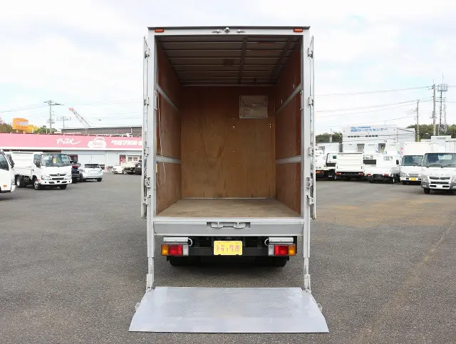 いすゞ エルフ TRG-NJR85AN(2WD)の写真12