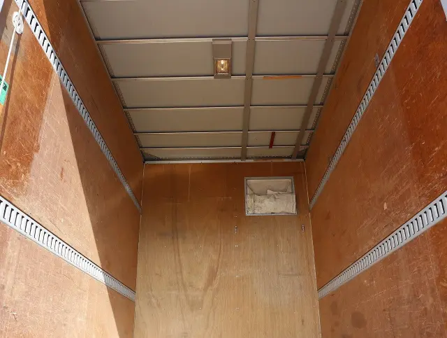 いすゞ エルフ TRG-NJR85AN(2WD)の写真16