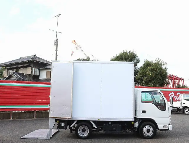 いすゞ エルフ TRG-NJR85AN(2WD)の写真21