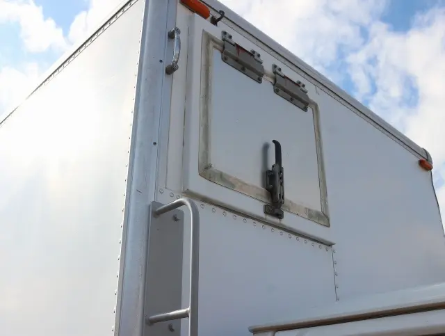 いすゞ エルフ TRG-NJR85AN(2WD)の写真25