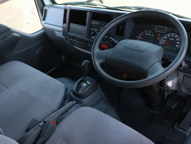 いすゞ エルフ TRG-NJR85AN(2WD)の写真35