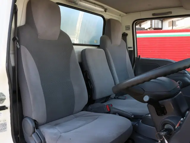 いすゞ エルフ TRG-NJR85AN(2WD)の写真37