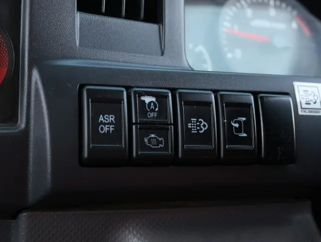 いすゞ エルフ TRG-NJR85AN(2WD)の写真42