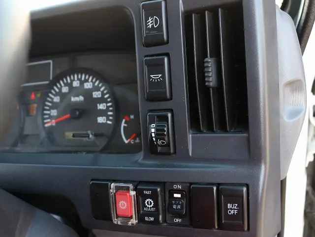 いすゞ エルフ TRG-NJR85AN(2WD)の写真43