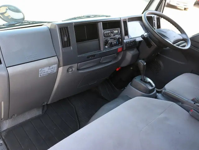 いすゞ エルフ TRG-NJR85AN(2WD)の写真46