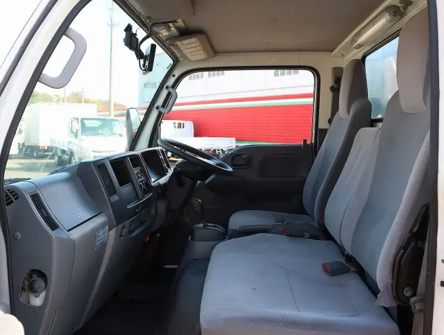 いすゞ エルフ TRG-NJR85AN(2WD)の写真47