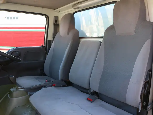 いすゞ エルフ TRG-NJR85AN(2WD)の写真48