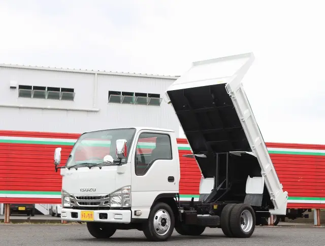 いすゞ エルフ SKG-NJR85AD(2WD)の写真1