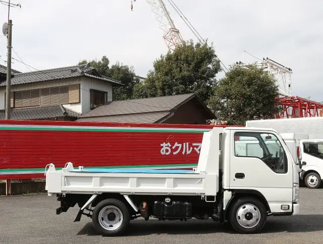 いすゞ エルフ SKG-NJR85AD(2WD)の写真5