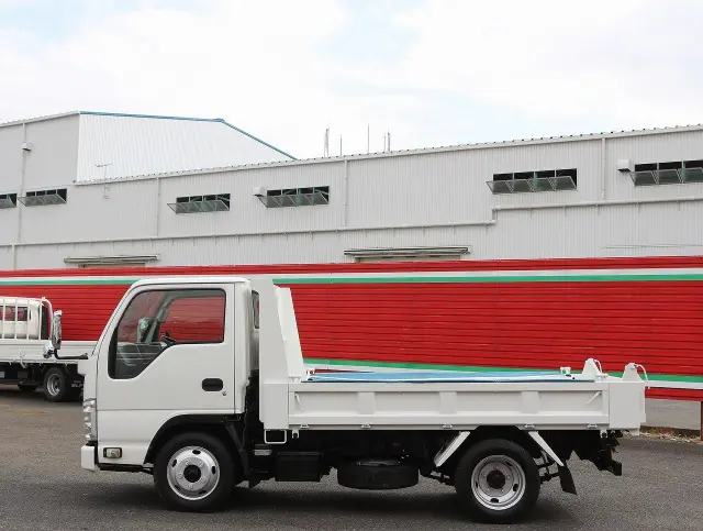 いすゞ エルフ SKG-NJR85AD(2WD)の写真10