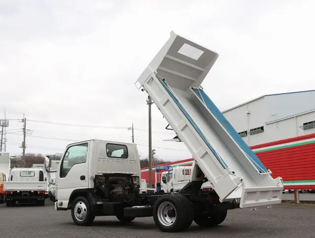 いすゞ エルフ SKG-NJR85AD(2WD)の写真24