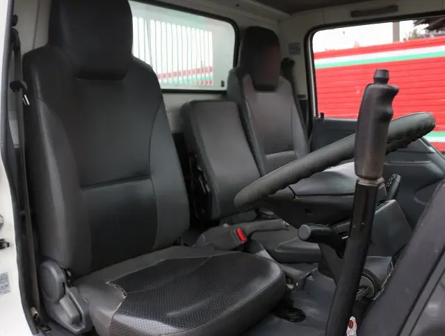 いすゞ エルフ SKG-NJR85AD(2WD)の写真33