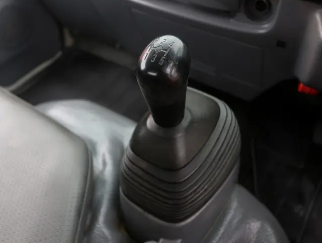 いすゞ エルフ SKG-NJR85AD(2WD)の写真38