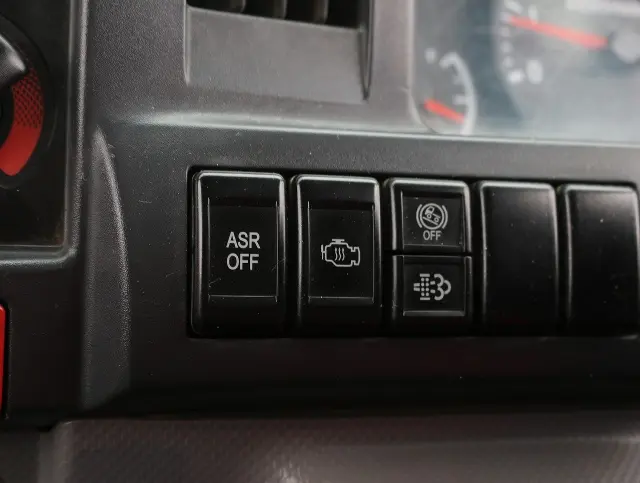 いすゞ エルフ SKG-NJR85AD(2WD)の写真40