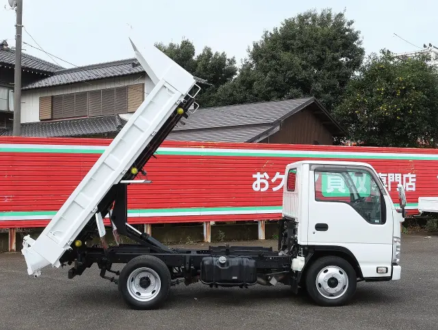 いすゞ エルフ TPG-NJR85AD(2WD)の写真4