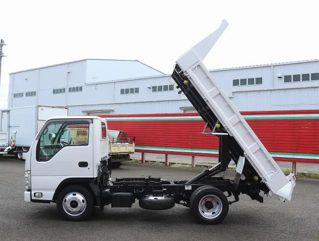 いすゞ エルフ TPG-NJR85AD(2WD)の写真8