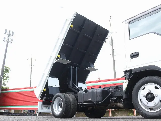 いすゞ エルフ TPG-NJR85AD(2WD)の写真21