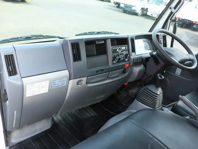 いすゞ エルフ TPG-NJR85AD(2WD)の写真38