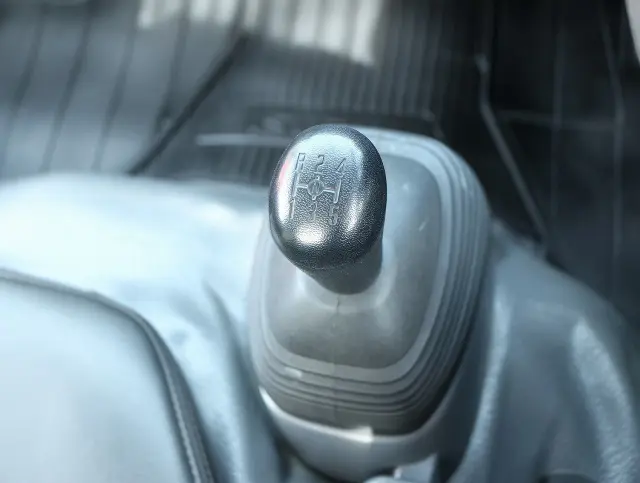 いすゞ エルフ TPG-NJR85AD(2WD)の写真48