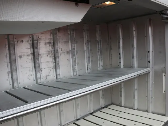 日産 アトラス SKG-TZ2F24(2WD)の写真13