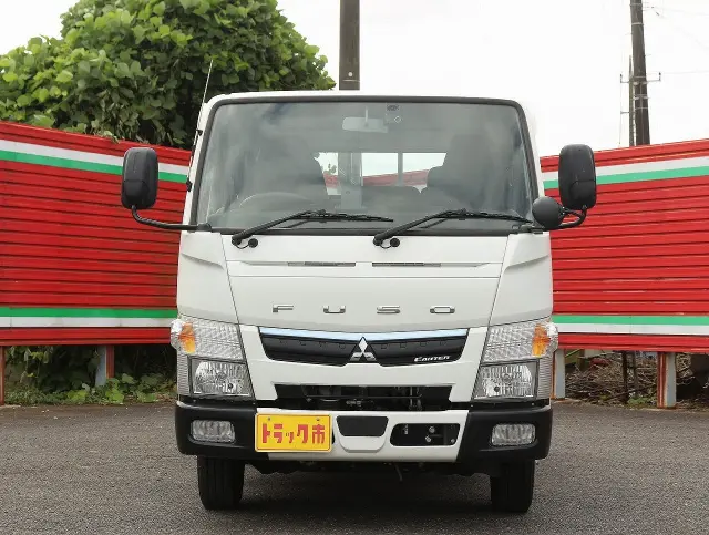 三菱 キャンター 2TG-FBA00(2WD)の写真2