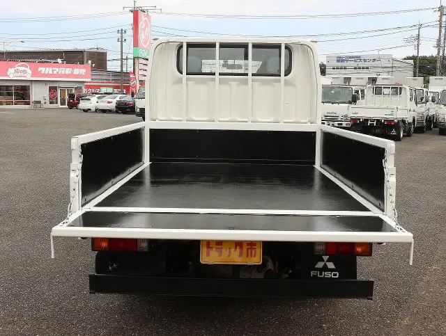 三菱 キャンター 2TG-FBA00(2WD)の写真9