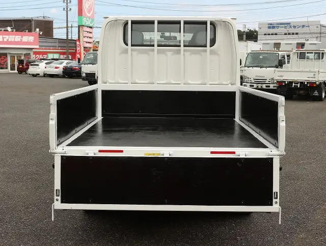 三菱 キャンター 2TG-FBA00(2WD)の写真11